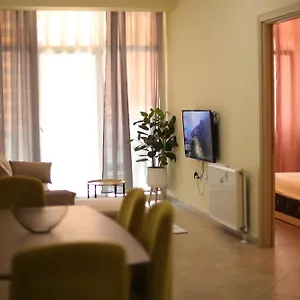 Apartament Pleasant With Free Dedicated Parking In Komuna E Parisit